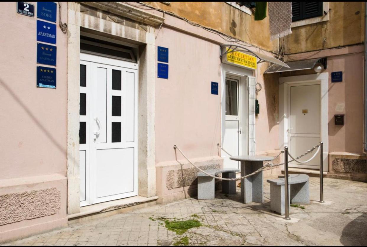 Apartment Cvita Split Exteriör bild
