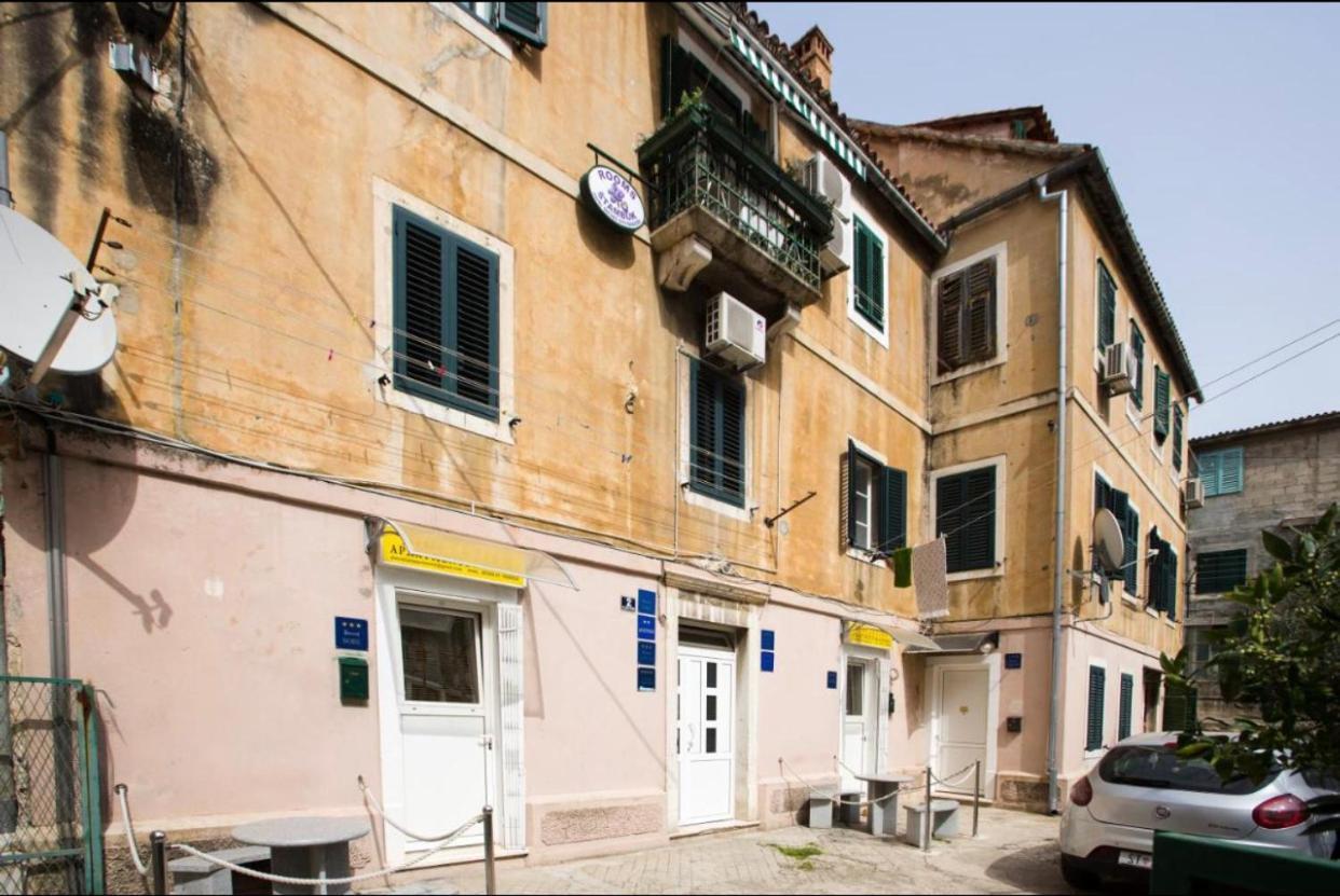 Apartment Cvita Split Exteriör bild