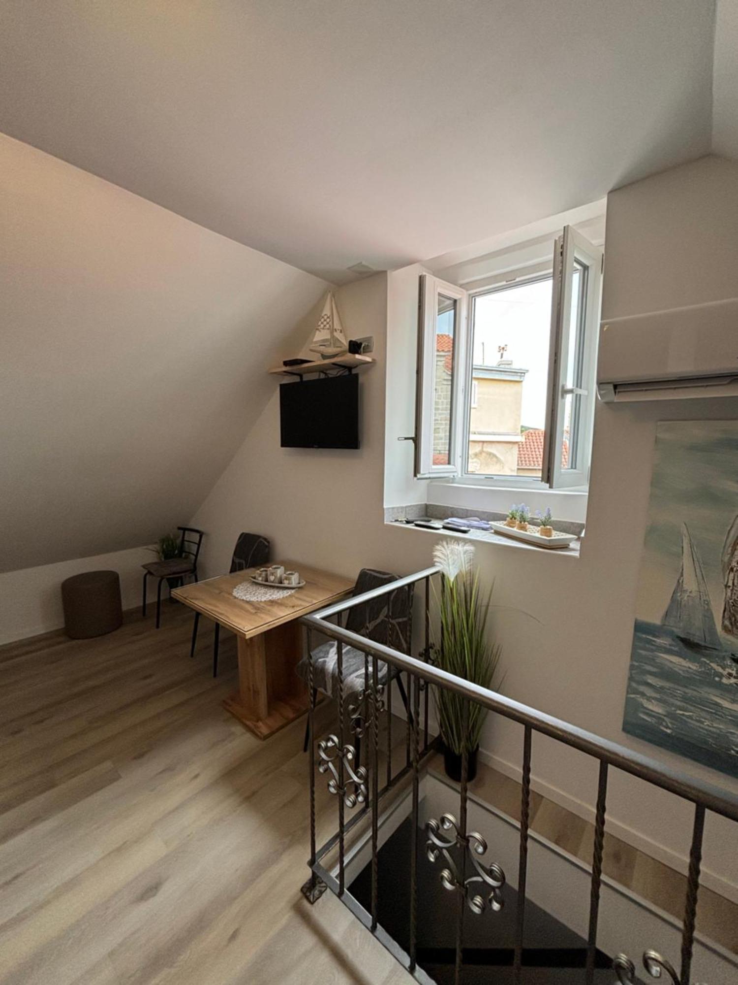 Apartment Cvita Split Exteriör bild